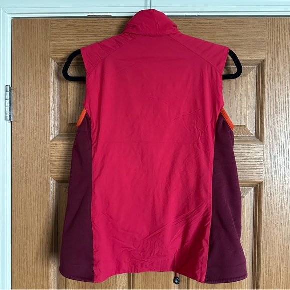 Arc'teryx Atom LT dark pink vest - Picture 9 of 9